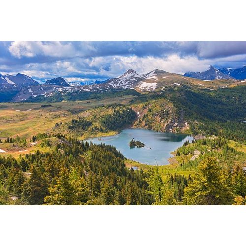 Canada-British Columbia-Rock Isle Lake Mountain and lake landscape